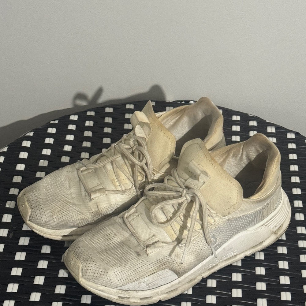 On Cloud Men's Shoes